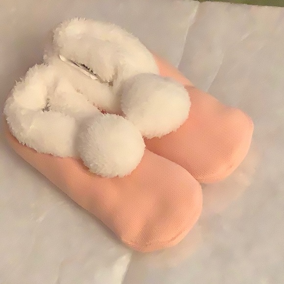 NWT Gymboree Girls Petal Pink Pom-Pom Slippers S M L - Picture 2 of 10